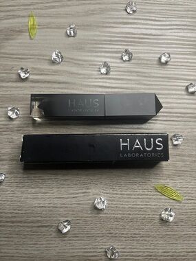 HAUS Laboratories Glam Attack All Over Liquid Shimmer CHAINED BALLERINA